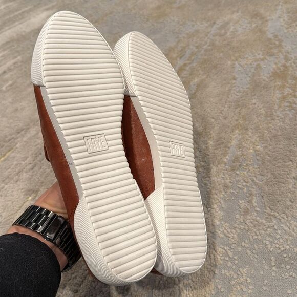 Frye
Mia Leather Slip-On Platform Sneakers white brown size 9 new without tags - Picture 5 of 5